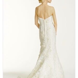 David’s Bridal Wedding Dress BNWT